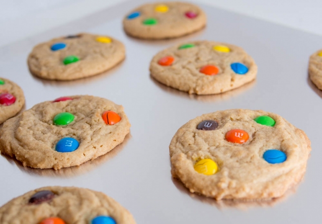 chewy m&m cookie